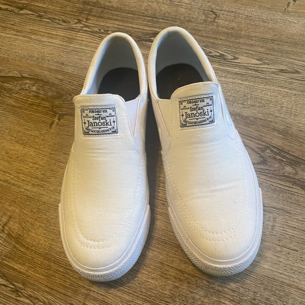 Nike Janoski Slip-Ons